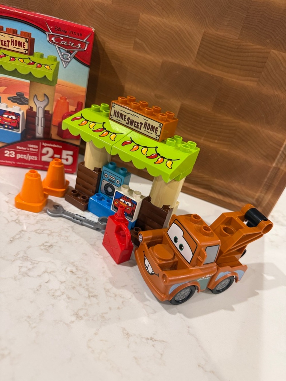 LEGO Duplo 10856 Mater’s Shed - Picture 4 of 10